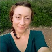 Soy profesora de educación infantil con más de 20 años de experiencia trabajando con niños desde 8 meses hasta 10 años de edad. también tengo el masters en guía Montessori . Mi correo es: y mi tlf es